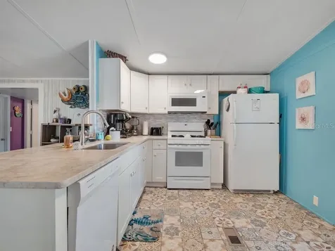 112 8th Street NE Steinhatchee FL 32359
