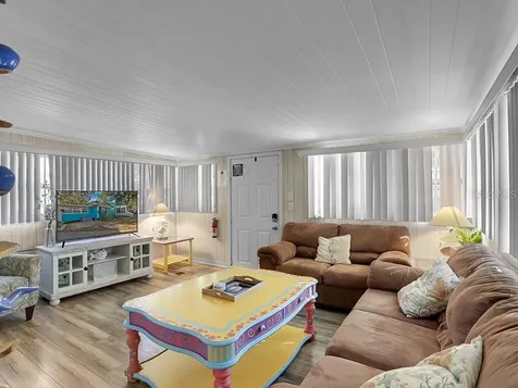 112 8th Street NE Steinhatchee FL 32359