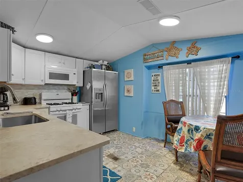 112 8th Street NE Steinhatchee FL 32359