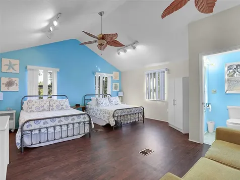 112 8th Street NE Steinhatchee FL 32359
