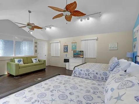 112 8th Street NE Steinhatchee FL 32359