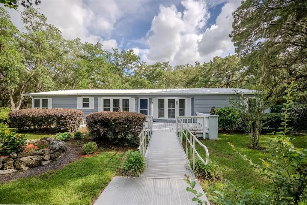 5042 SW 166th Court Road Ocala FL 34481