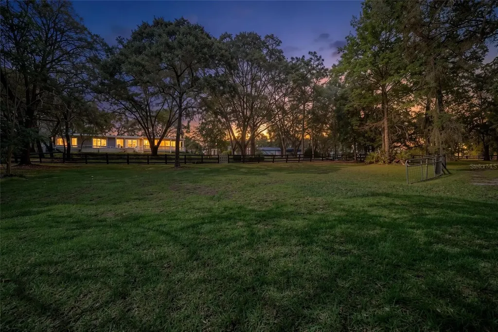 5042 SW 166th Court Road Ocala FL 34481