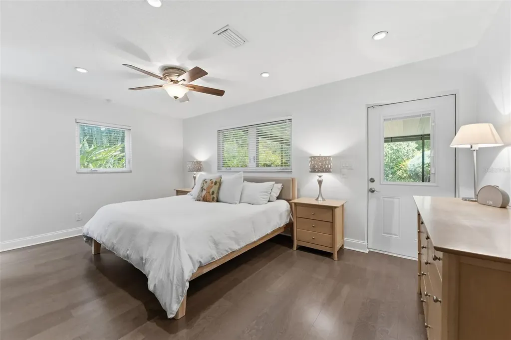 4096 38th Street S St Petersburg FL 33711