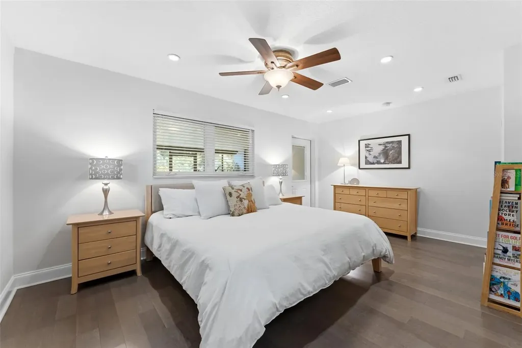 4096 38th Street S St Petersburg FL 33711