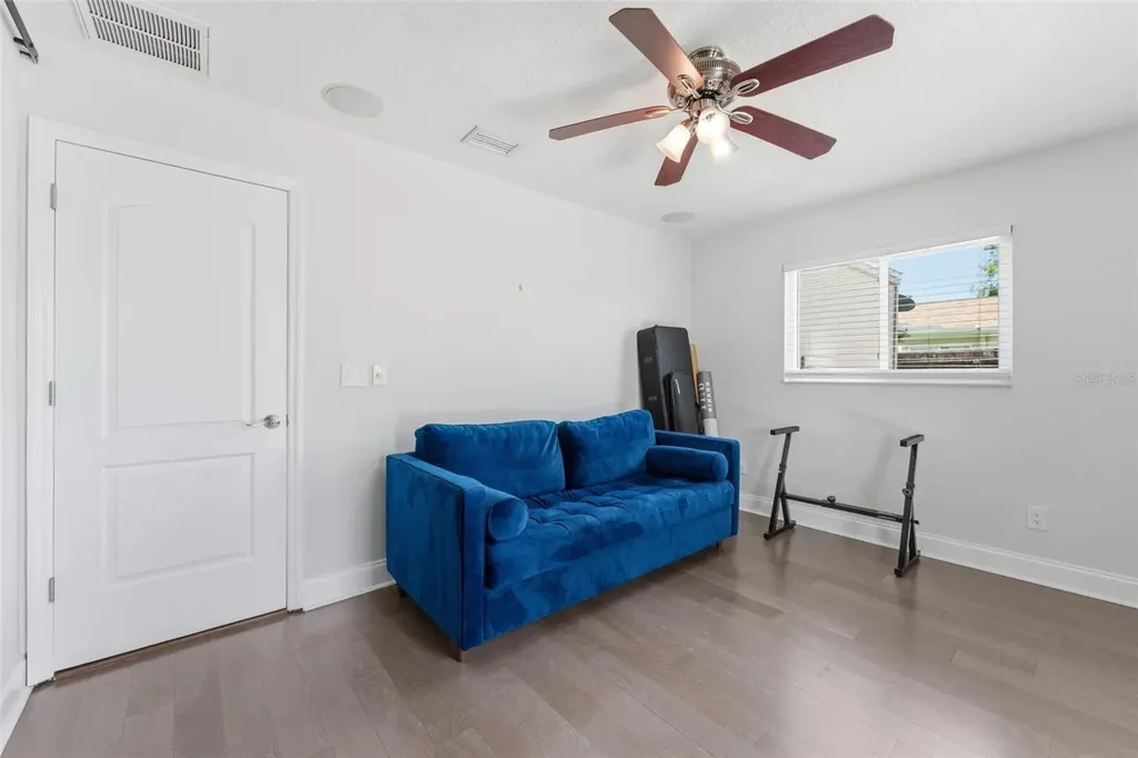 4096 38th Street S St Petersburg FL 33711