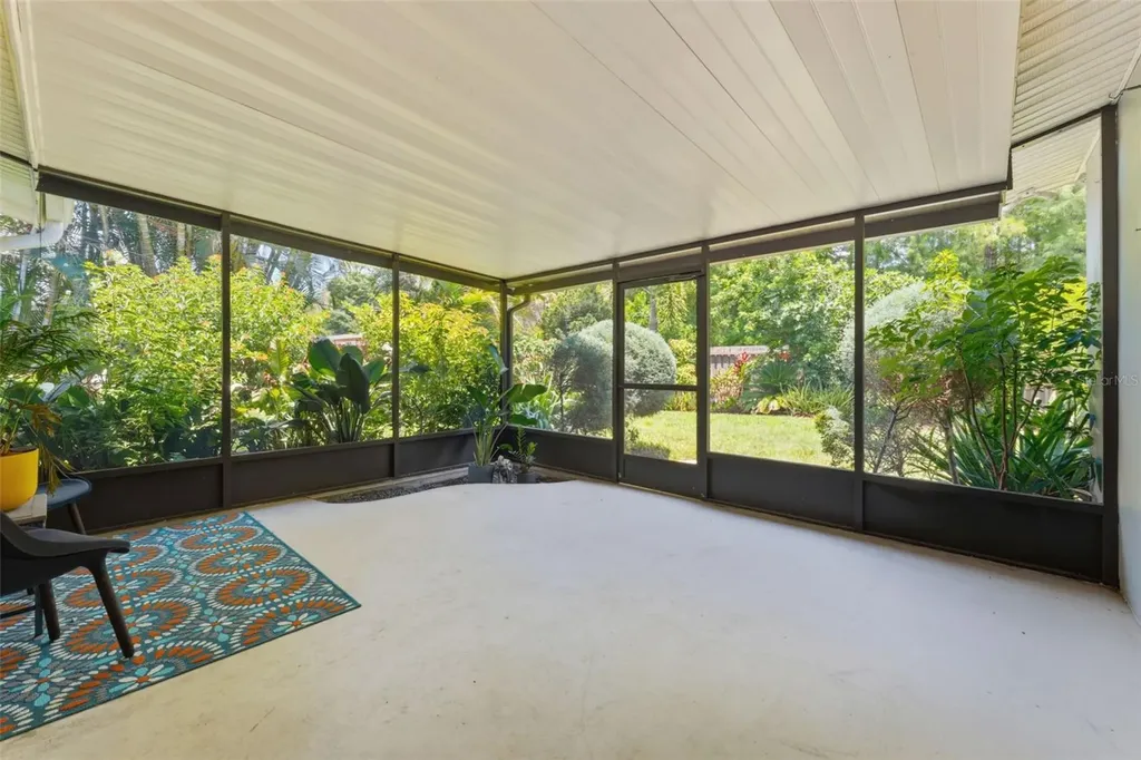 4096 38th Street S St Petersburg FL 33711