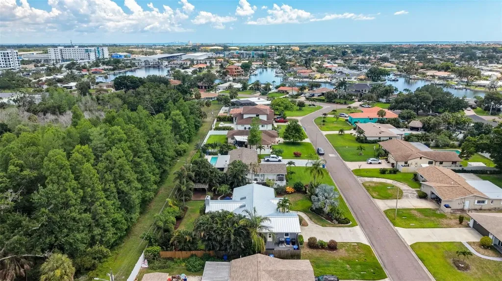 4096 38th Street S St Petersburg FL 33711