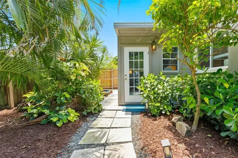 4096 38th Street S St Petersburg FL 33711