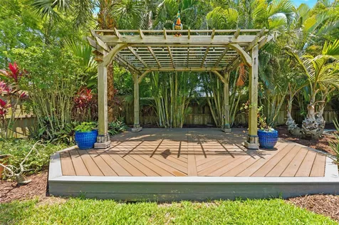 4096 38th Street S St Petersburg FL 33711