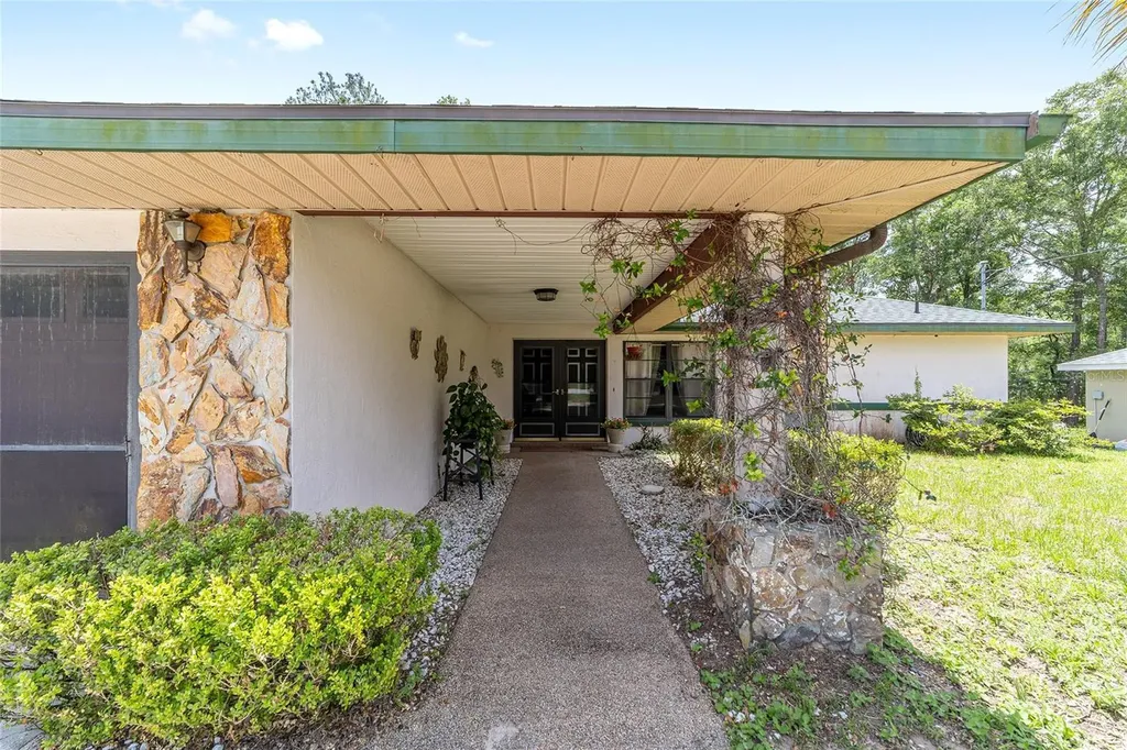 21090 SW Peach Blossom Street Dunnellon FL 34431