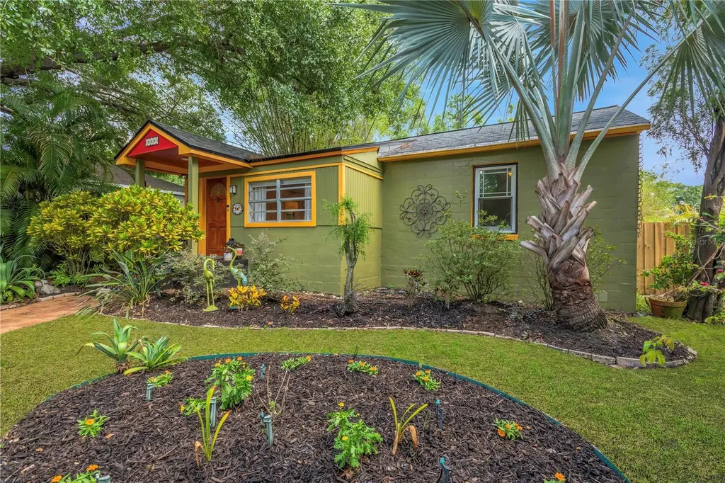 1427 E Powhatan Avenue Tampa FL 33604