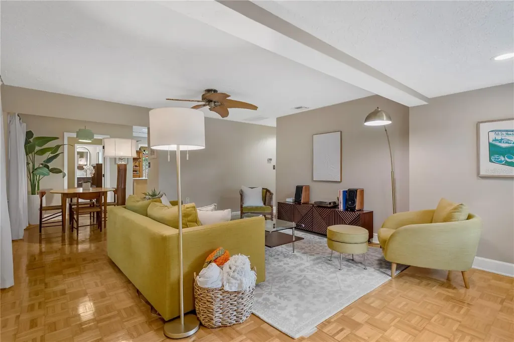 1427 E Powhatan Avenue Tampa FL 33604