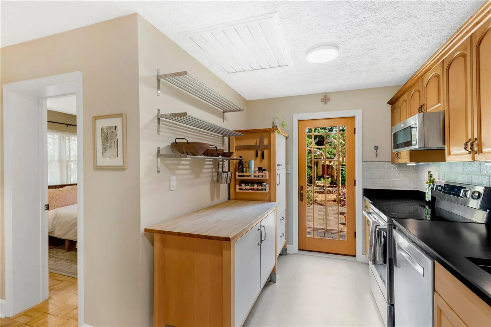 1427 E Powhatan Avenue Tampa FL 33604
