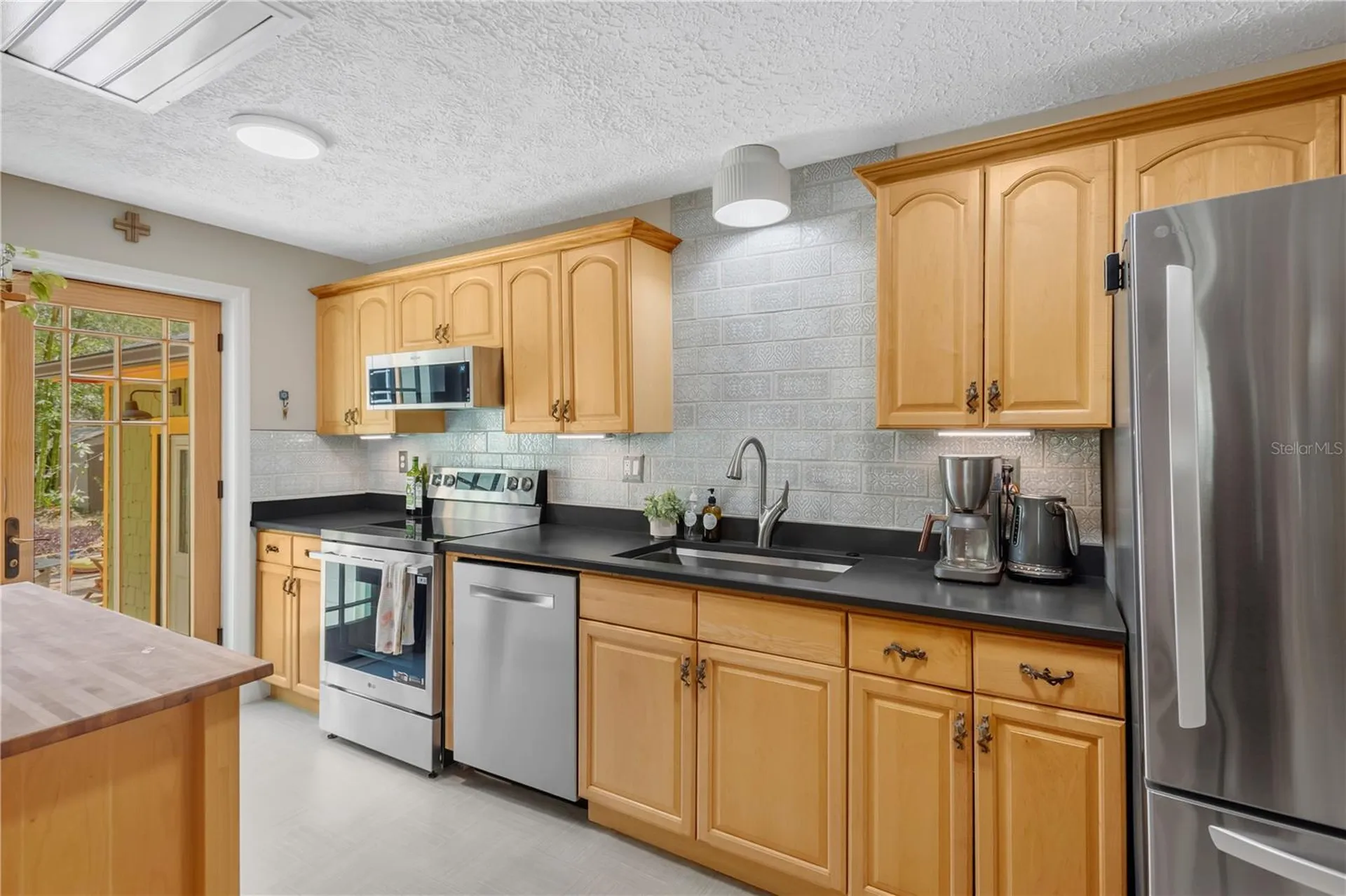 1427 E Powhatan Avenue Tampa FL 33604