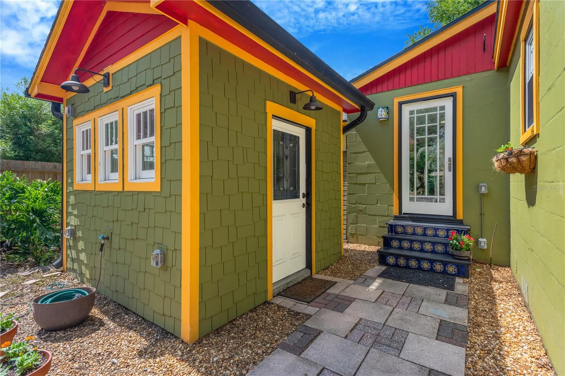 1427 E Powhatan Avenue Tampa FL 33604