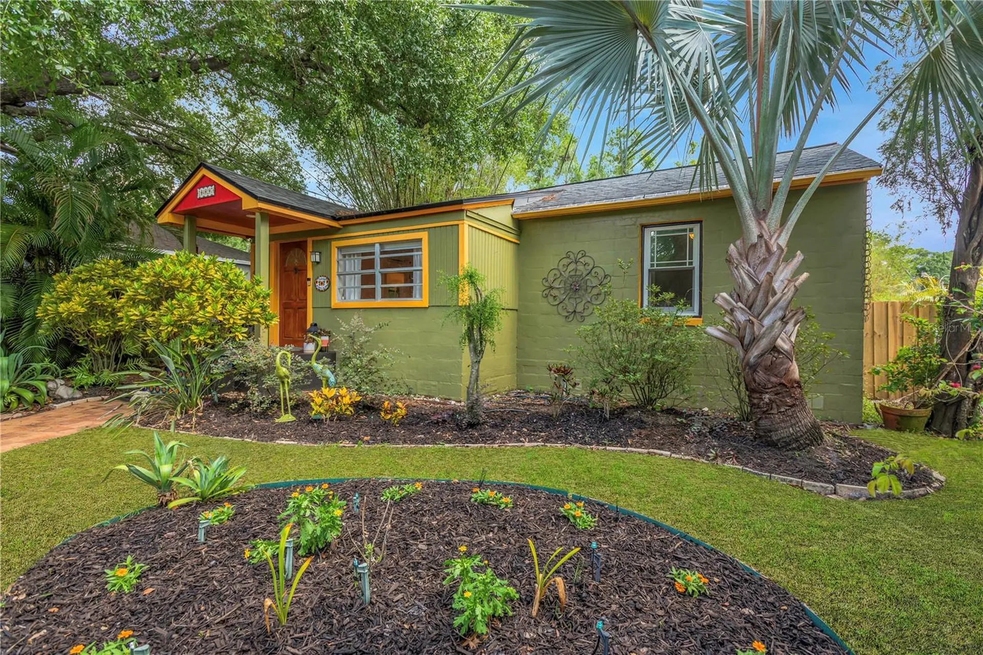 1427 E Powhatan Avenue Tampa FL 33604