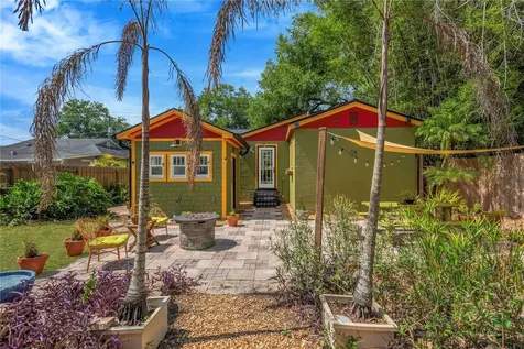 1427 E Powhatan Avenue Tampa FL 33604