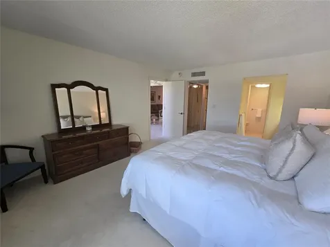 450 Gulf Of Mexico Drive Longboat Key FL 34228