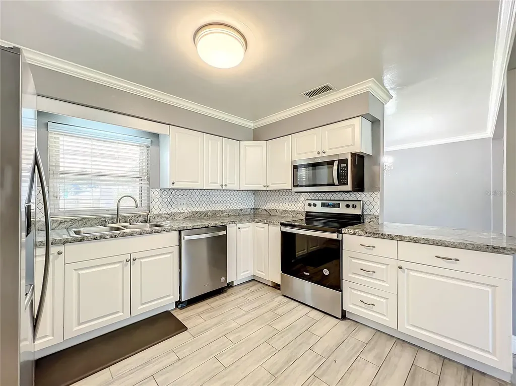 1006 E 11th Avenue Mount Dora FL 32757
