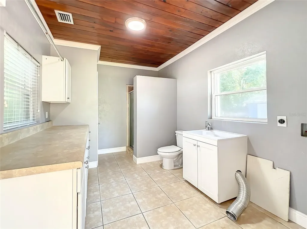 1006 E 11th Avenue Mount Dora FL 32757