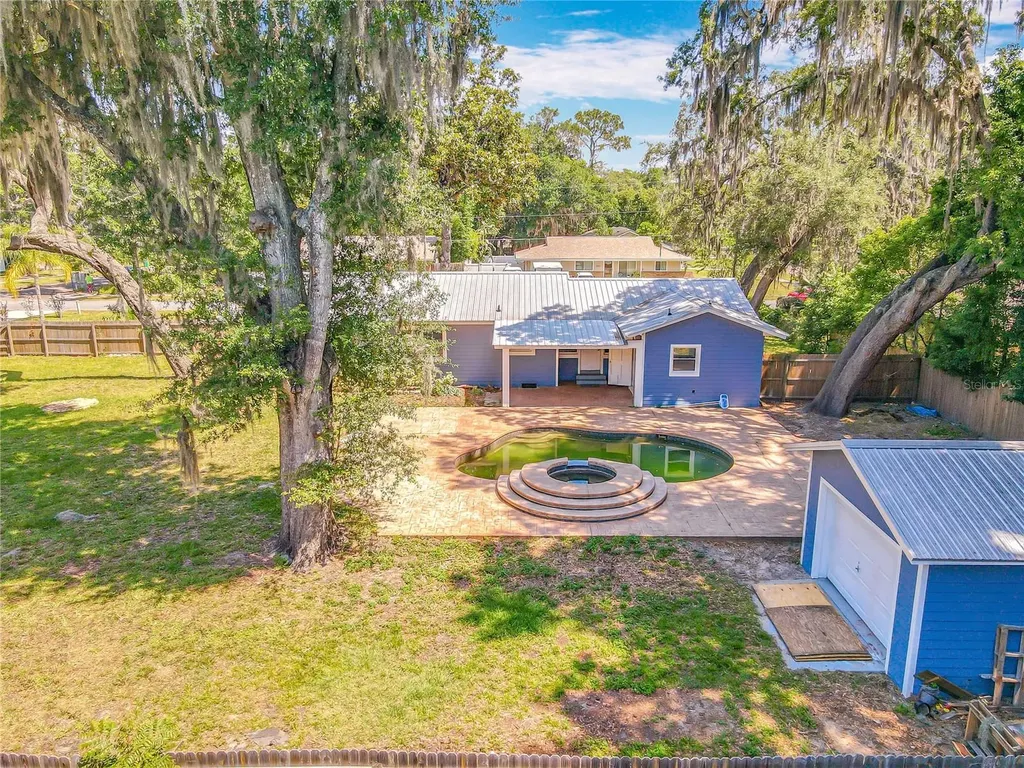 1006 E 11th Avenue Mount Dora FL 32757