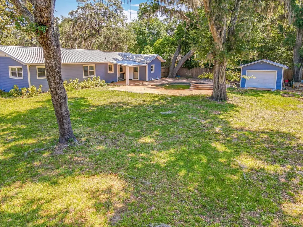1006 E 11th Avenue Mount Dora FL 32757