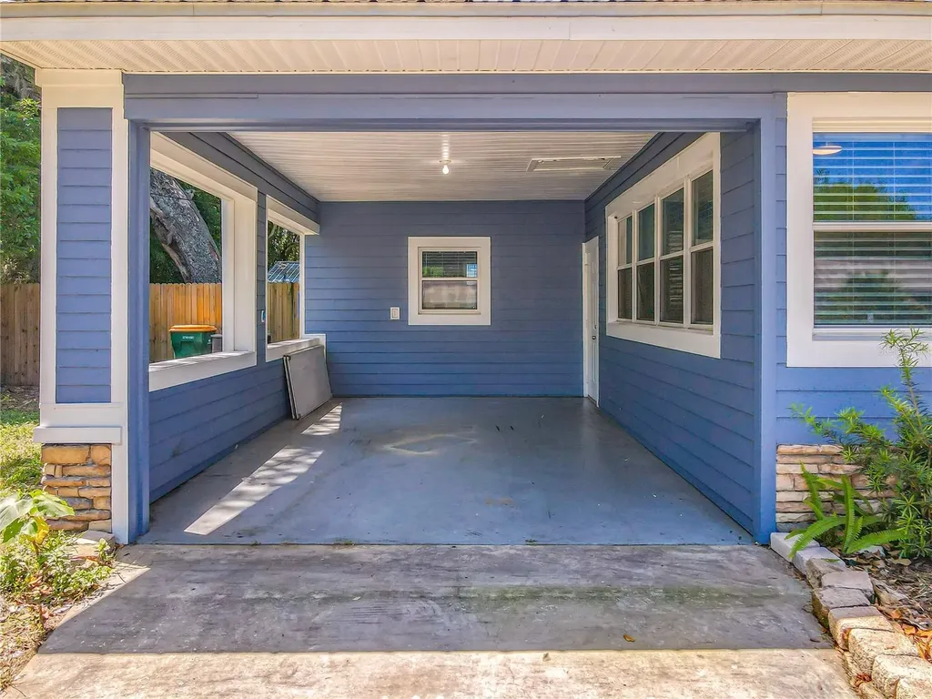1006 E 11th Avenue Mount Dora FL 32757