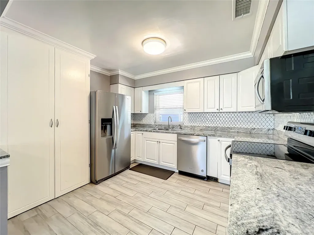 1006 E 11th Avenue Mount Dora FL 32757
