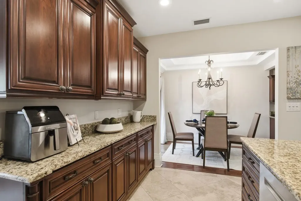 888 16th Avenue N St Petersburg FL 33704