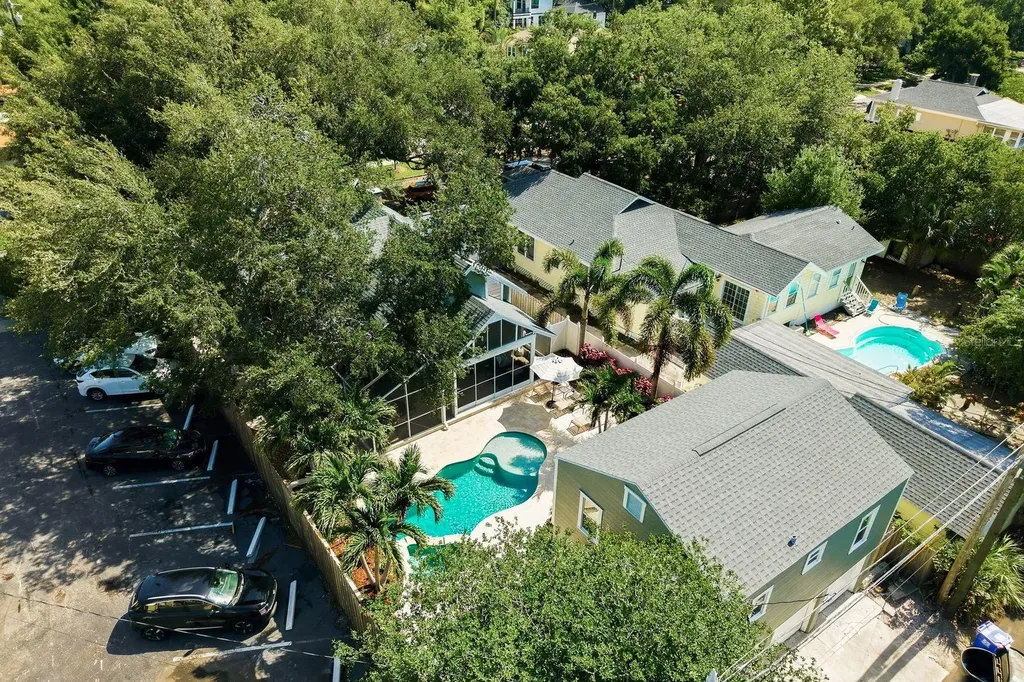 888 16th Avenue N St Petersburg FL 33704
