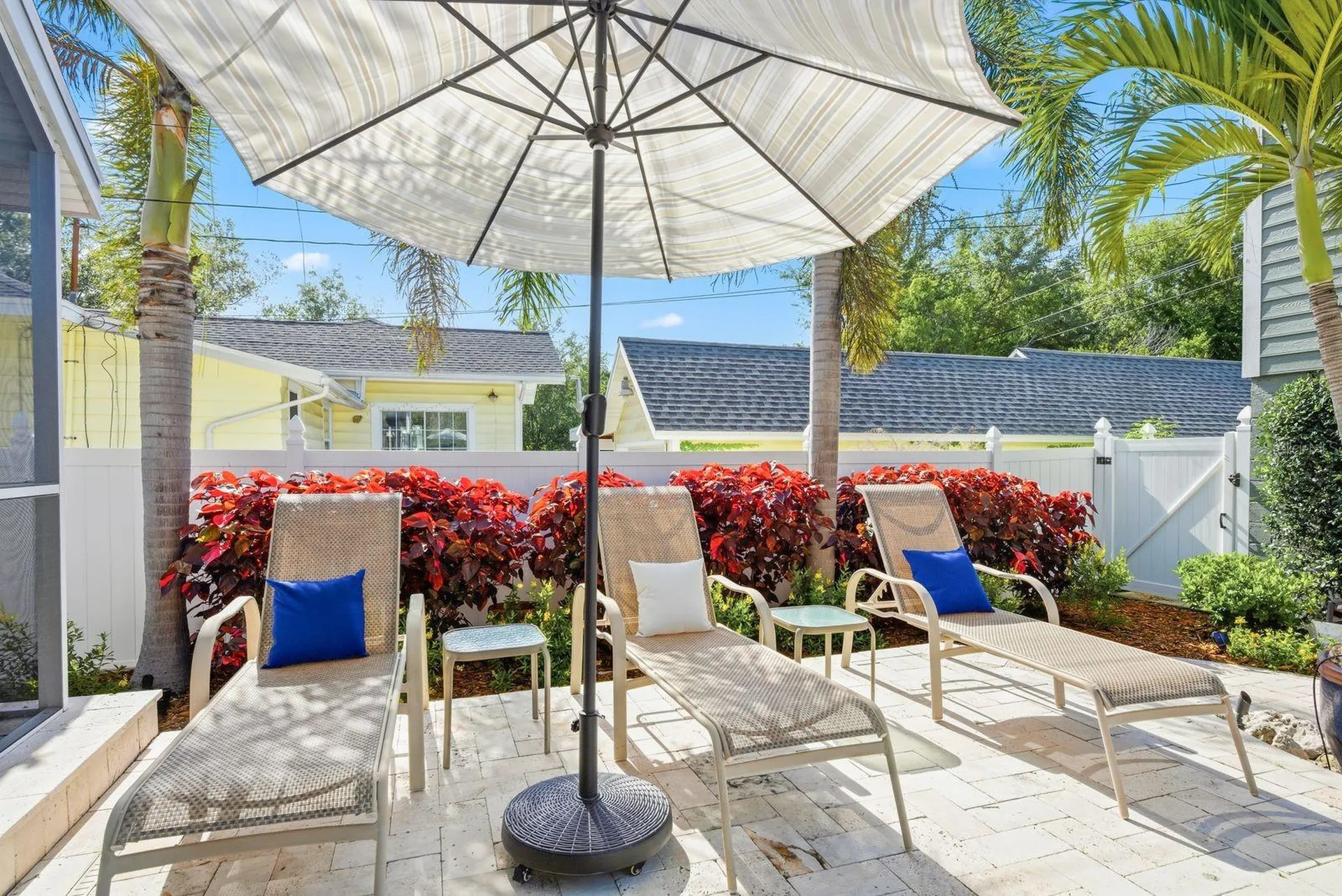 888 16th Avenue N St Petersburg FL 33704