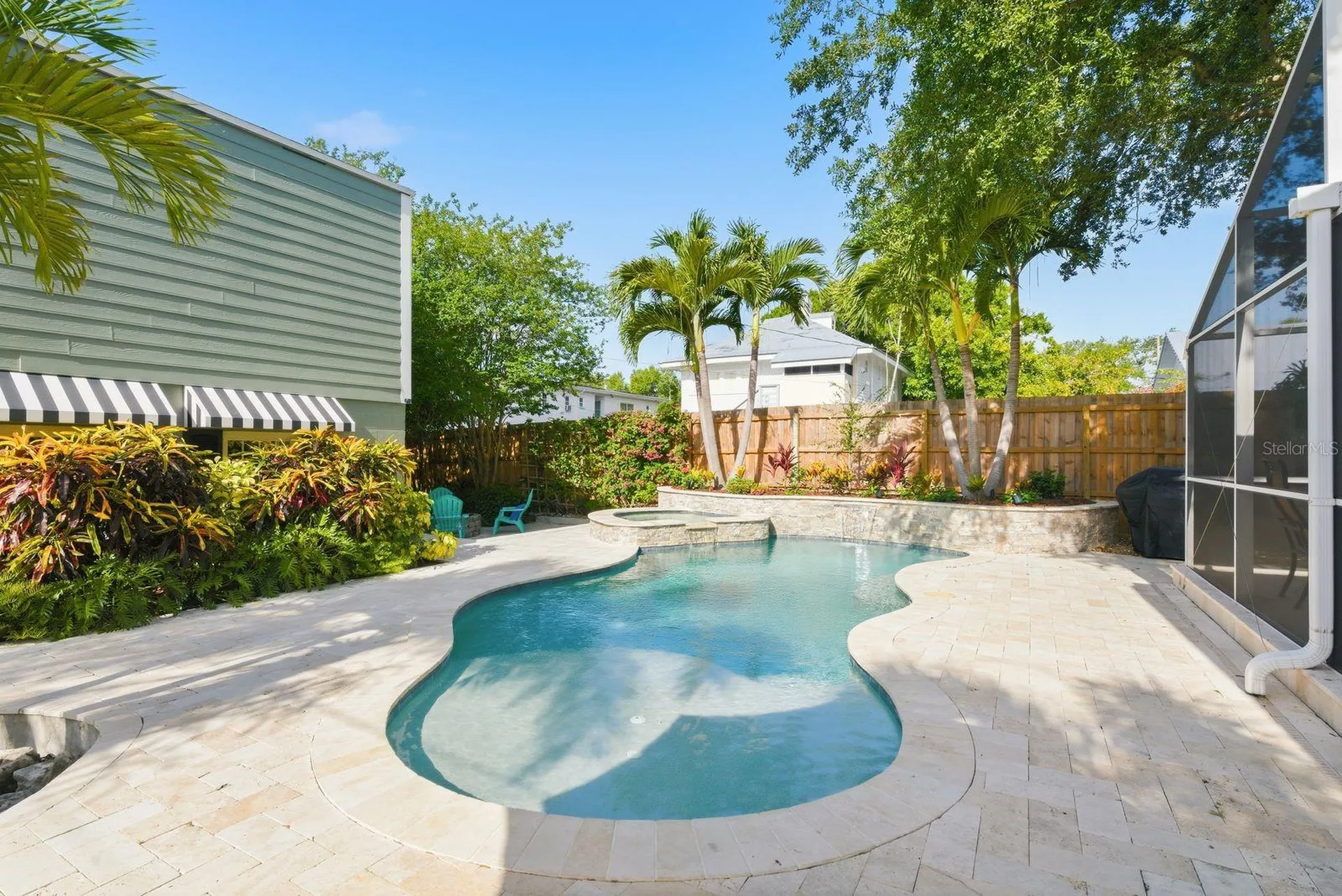 888 16th Avenue N St Petersburg FL 33704