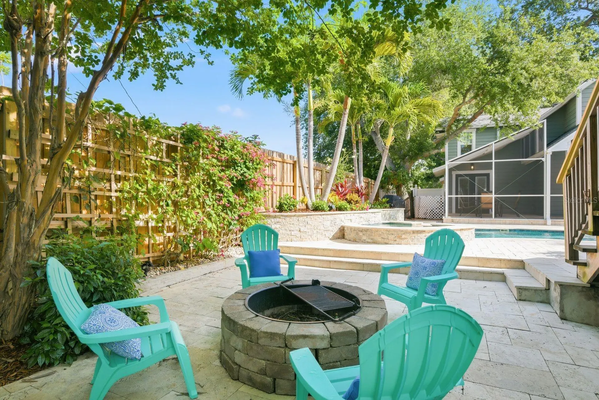 888 16th Avenue N St Petersburg FL 33704
