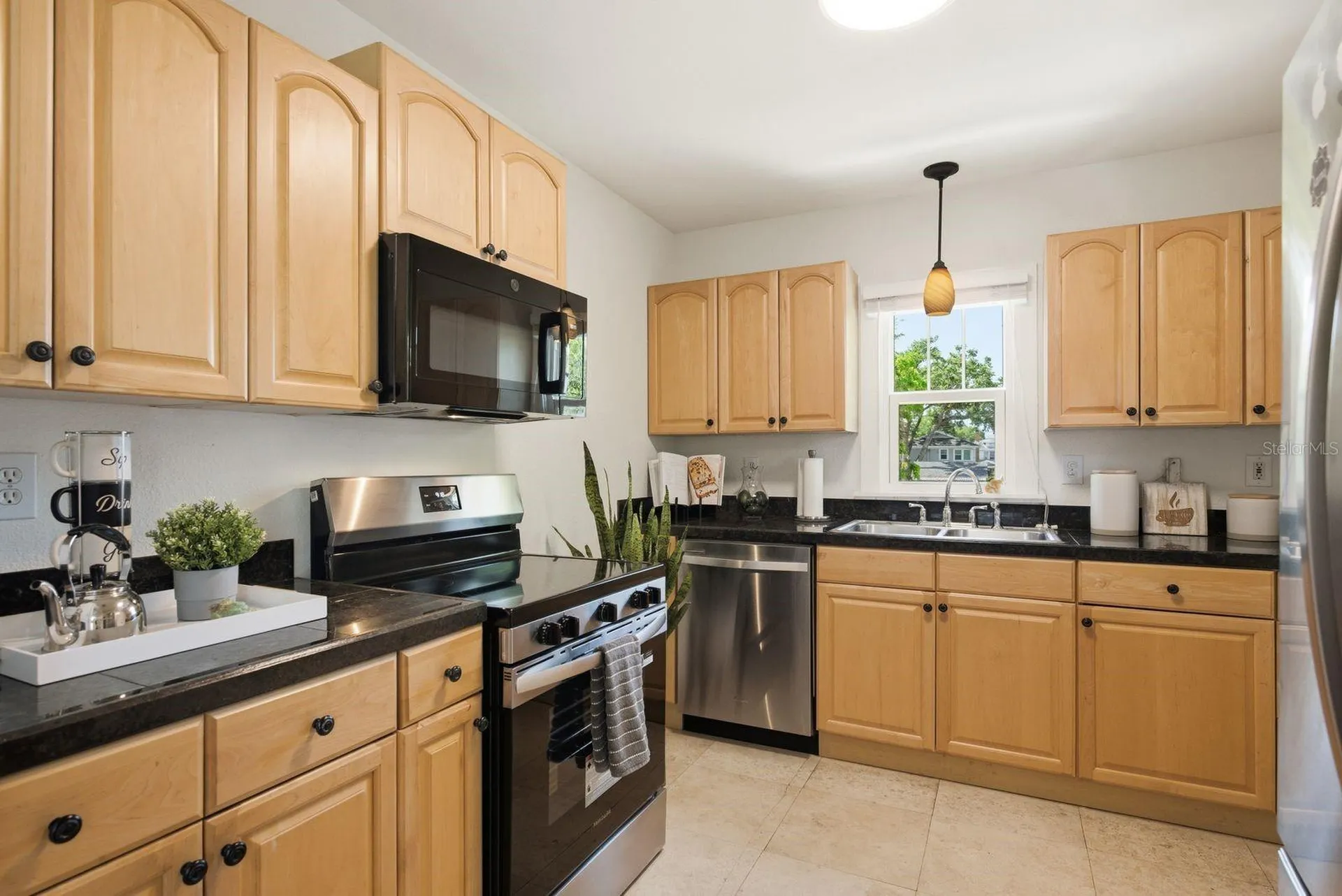 888 16th Avenue N St Petersburg FL 33704