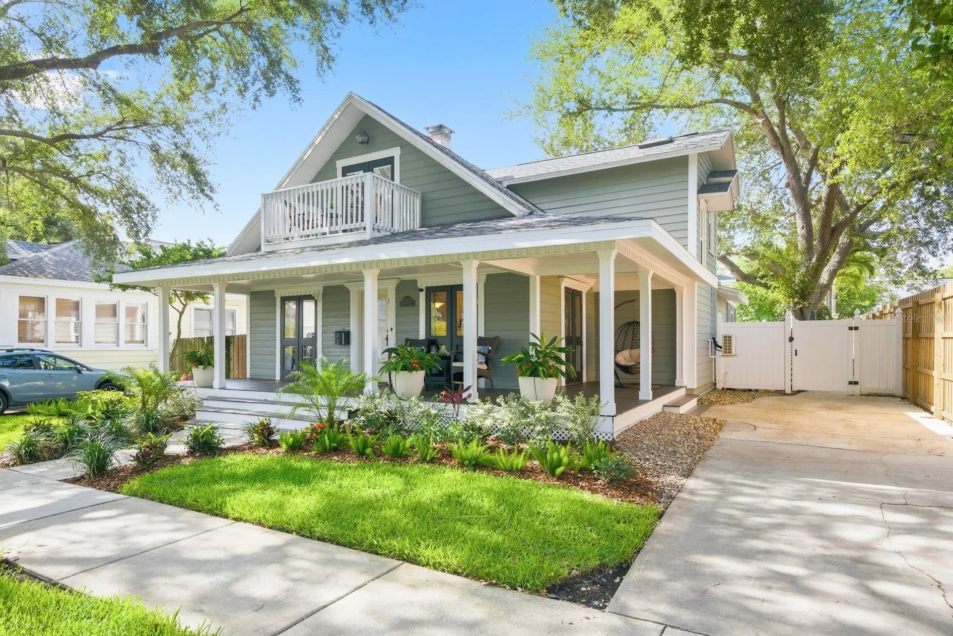 888 16th Avenue N St Petersburg FL 33704