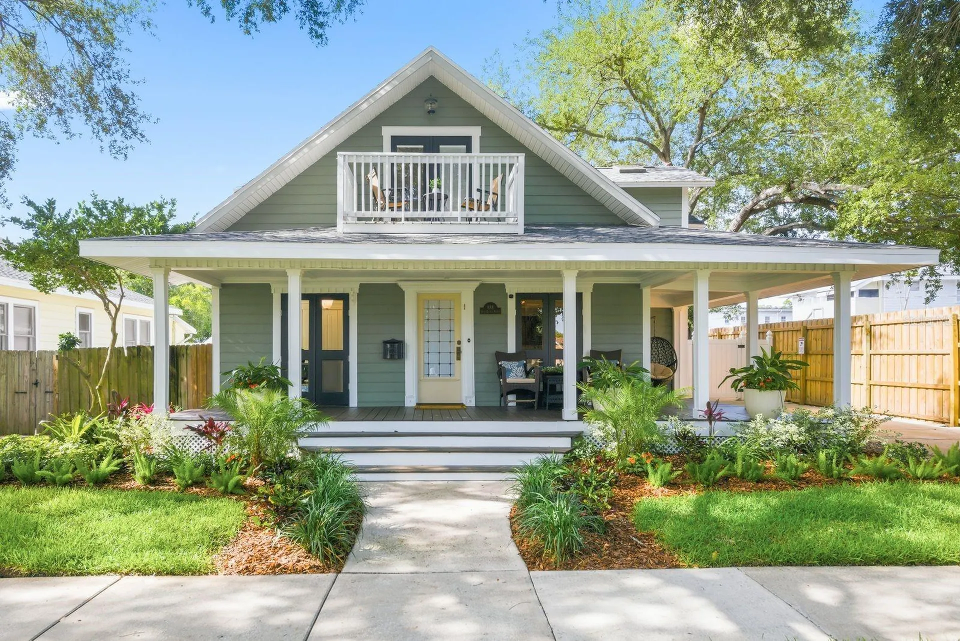888 16th Avenue N St Petersburg FL 33704