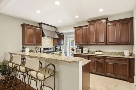 888 16th Avenue N St Petersburg FL 33704