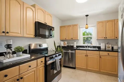 888 16th Avenue N St Petersburg FL 33704