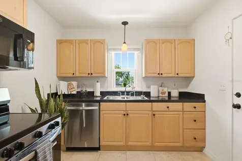 888 16th Avenue N St Petersburg FL 33704