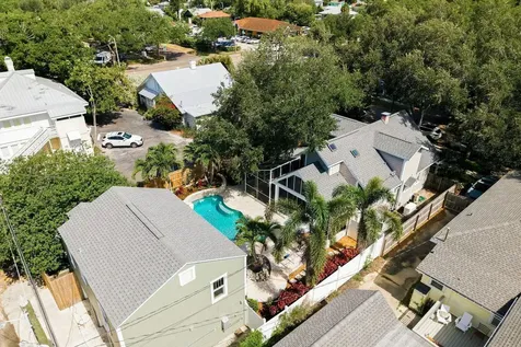 888 16th Avenue N St Petersburg FL 33704