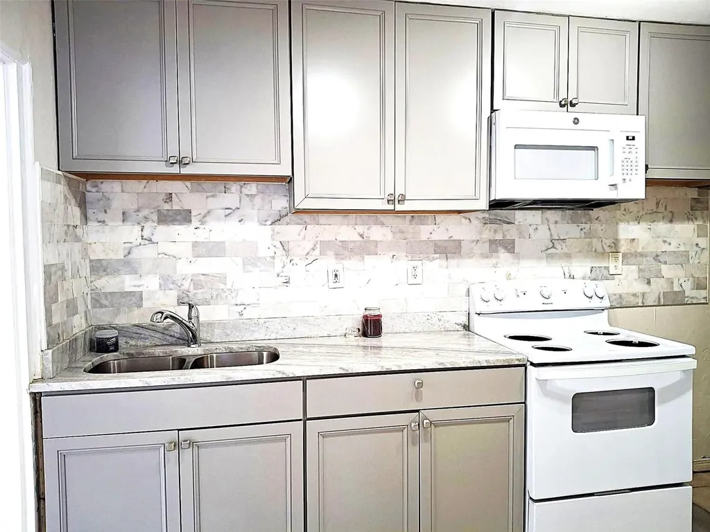 3947 Mohr Avenue N St Petersburg FL 33714