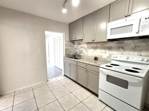 3947 Mohr Avenue N St Petersburg FL 33714