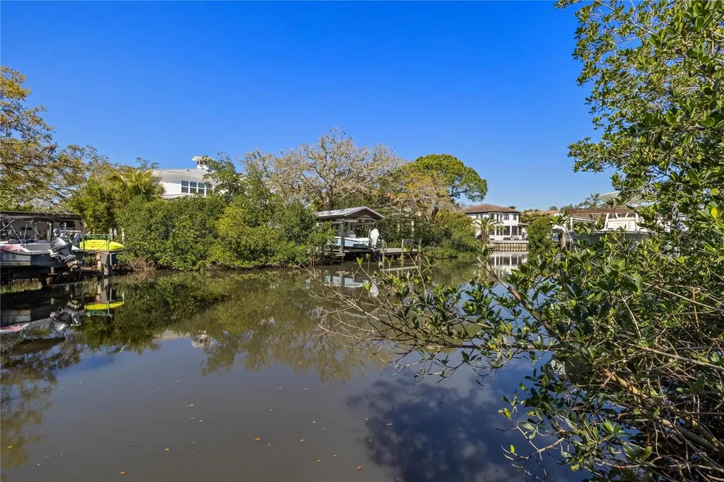2117 S West Shore Boulevard Tampa FL 33629
