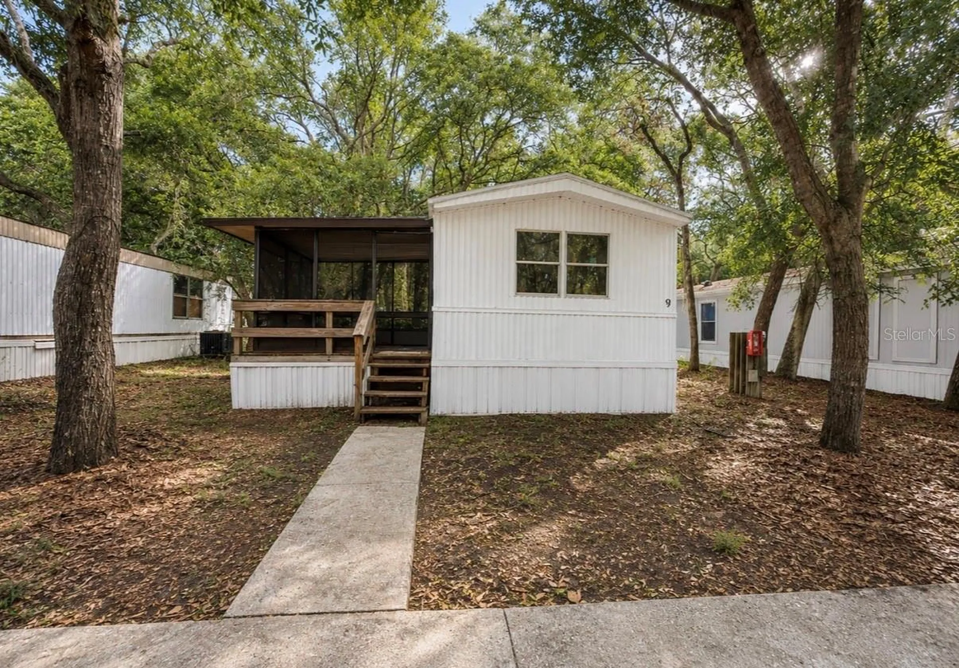 14455 E Highway 25 Ocklawaha FL 32179