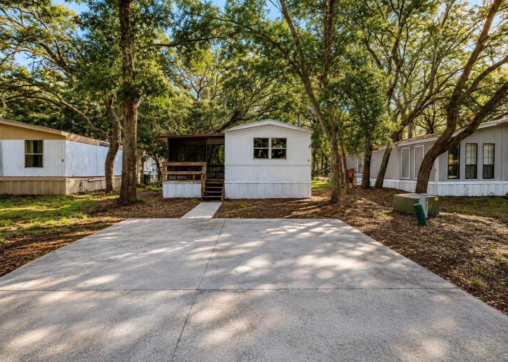 14455 E Highway 25 Ocklawaha FL 32179