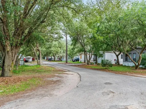 14455 E Highway 25 Ocklawaha FL 32179