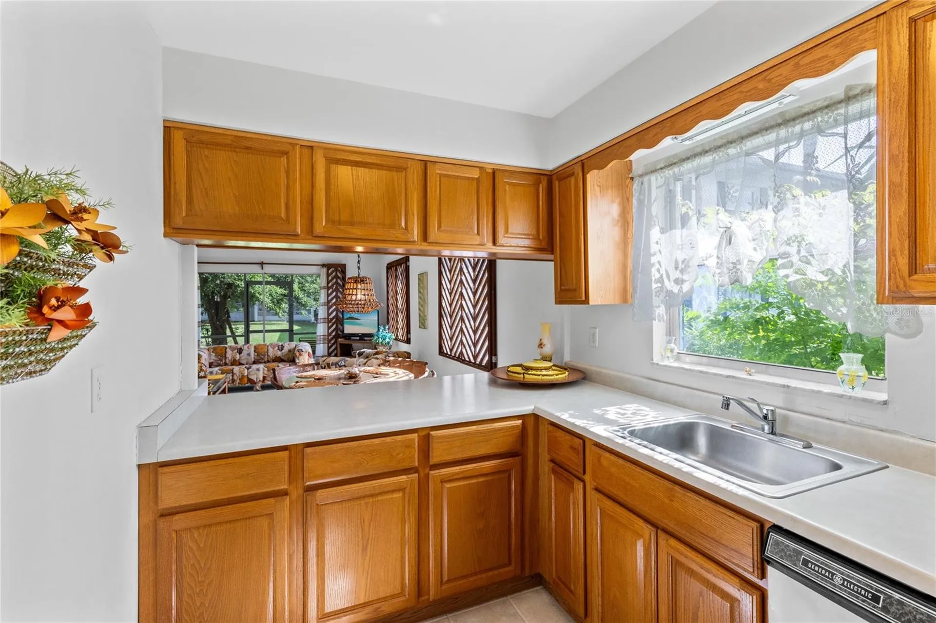 6075 Amberly Court Orlando FL 32822