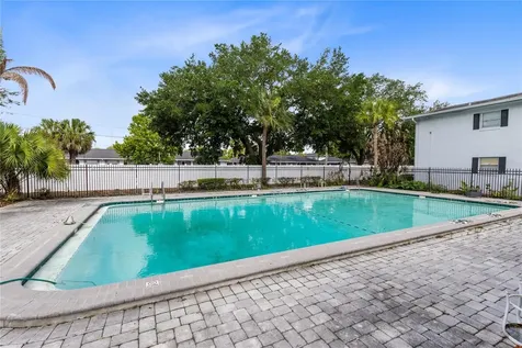 6075 Amberly Court Orlando FL 32822