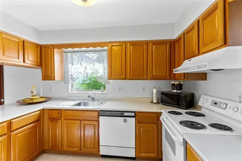 6075 Amberly Court Orlando FL 32822